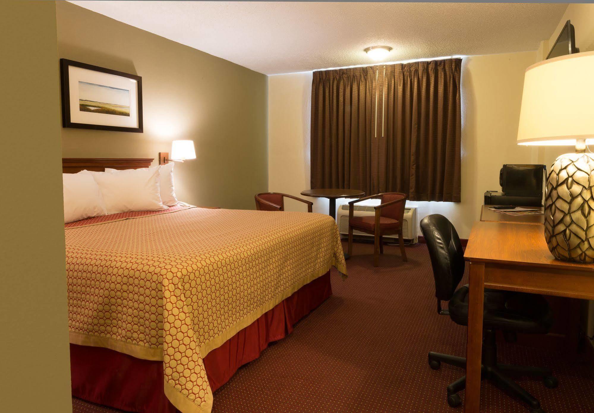 Marina Inn & Suites Chalmette-New Orleans Экстерьер фото