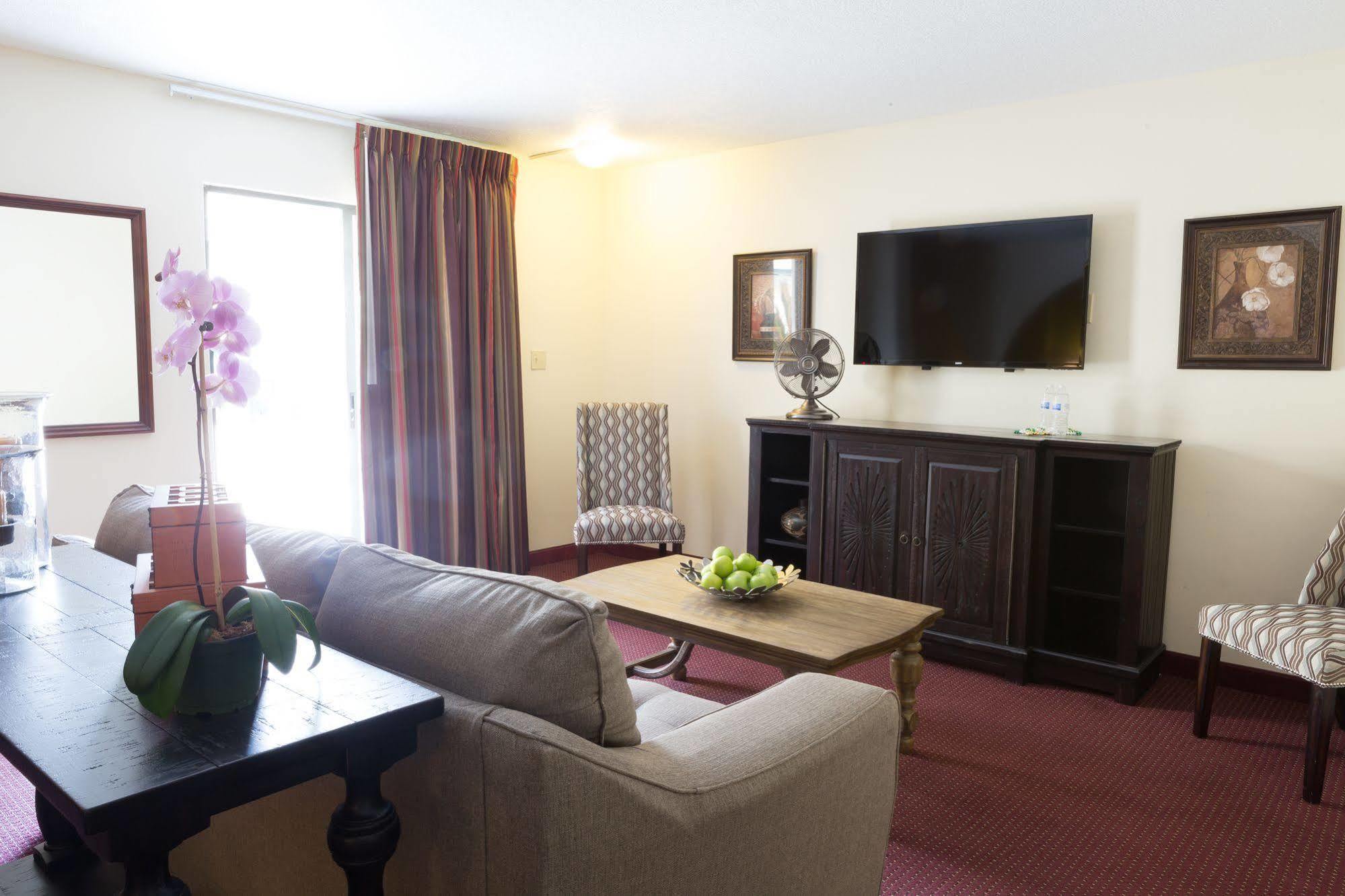 Marina Inn & Suites Chalmette-New Orleans Экстерьер фото