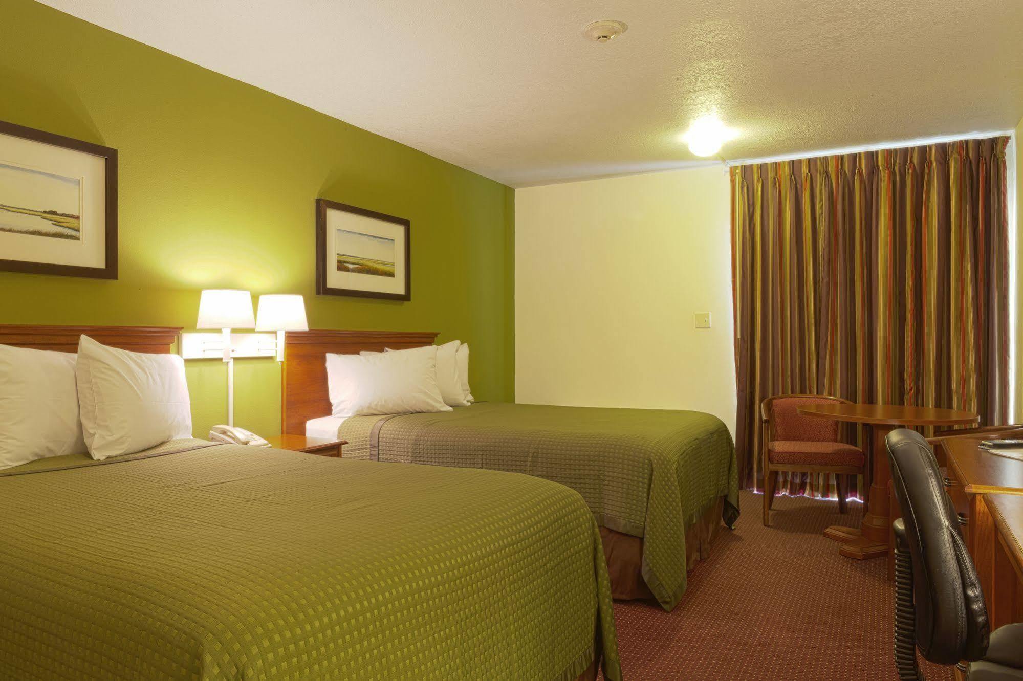 Marina Inn & Suites Chalmette-New Orleans Экстерьер фото