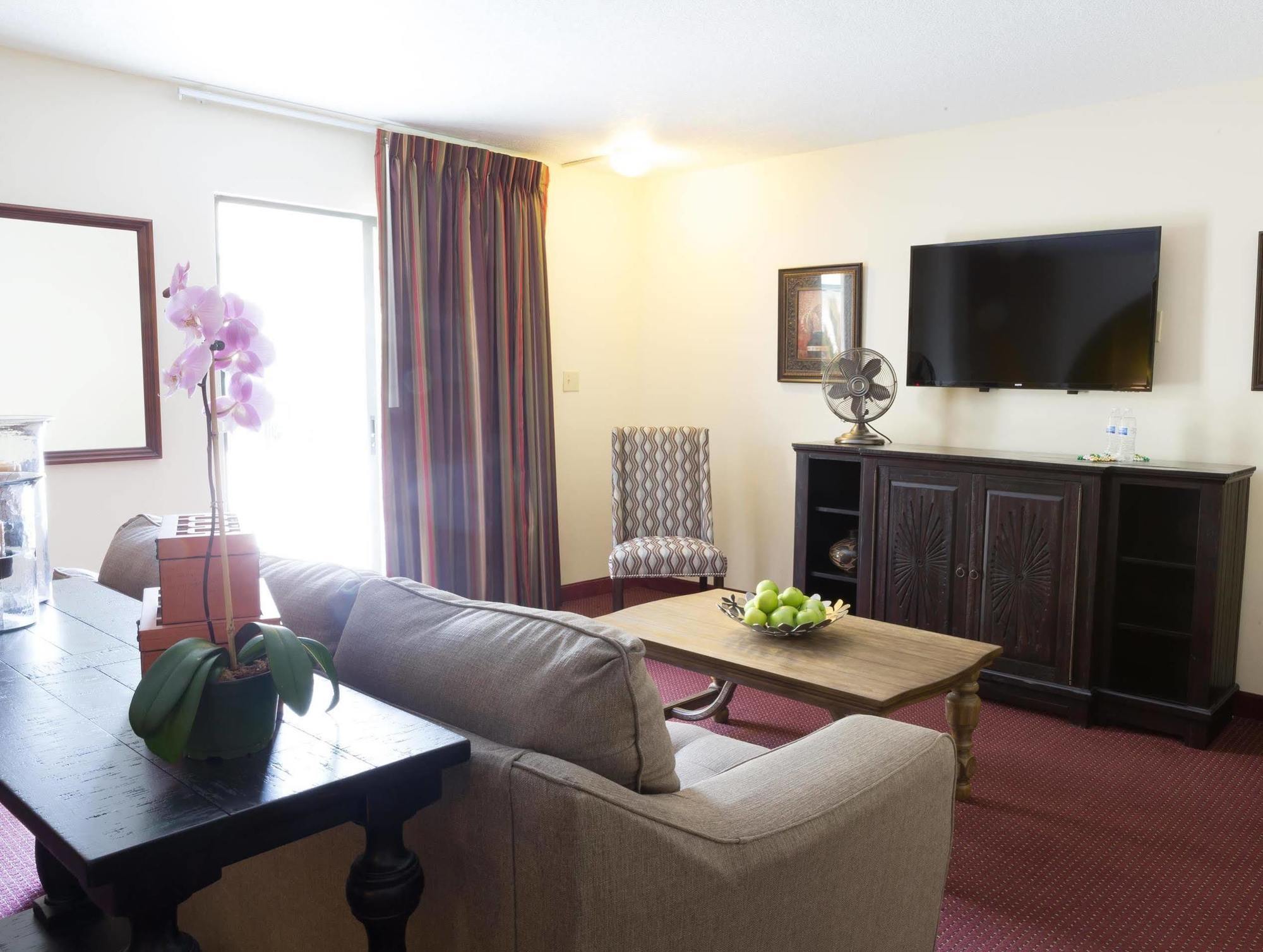 Marina Inn & Suites Chalmette-New Orleans Экстерьер фото